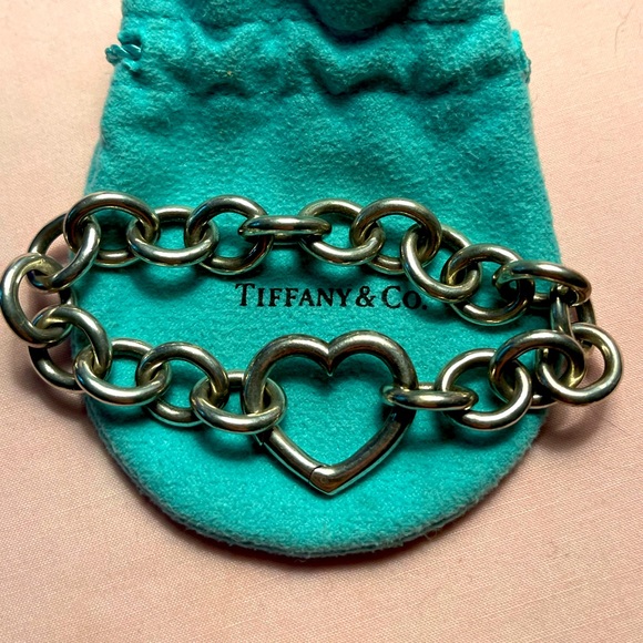 RETIRED TIFFANY & CO. CHAIN HEART BRACELET - Picture 1 of 6